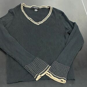 Cityslilk black V neck sweater with 55%silk